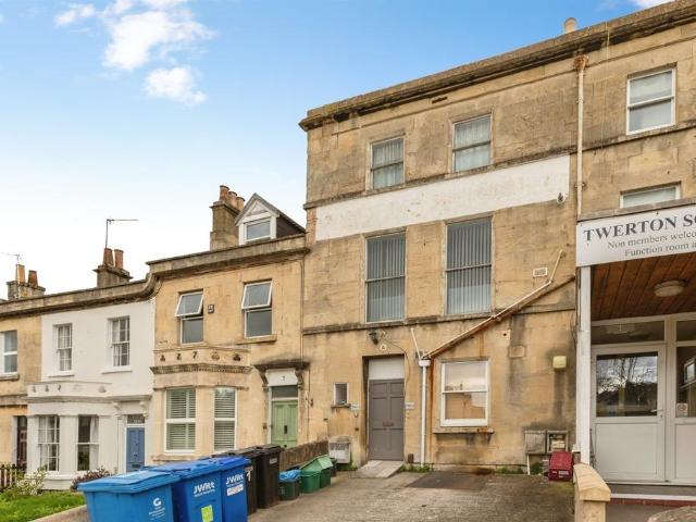 2 bedroom maisonette for sale