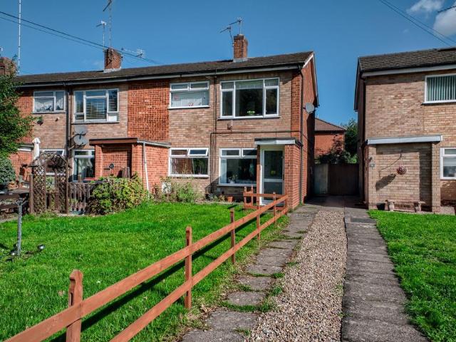 2 bedroom maisonette for sale