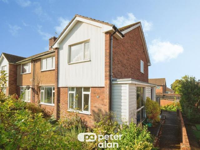 2 bedroom maisonette for sale