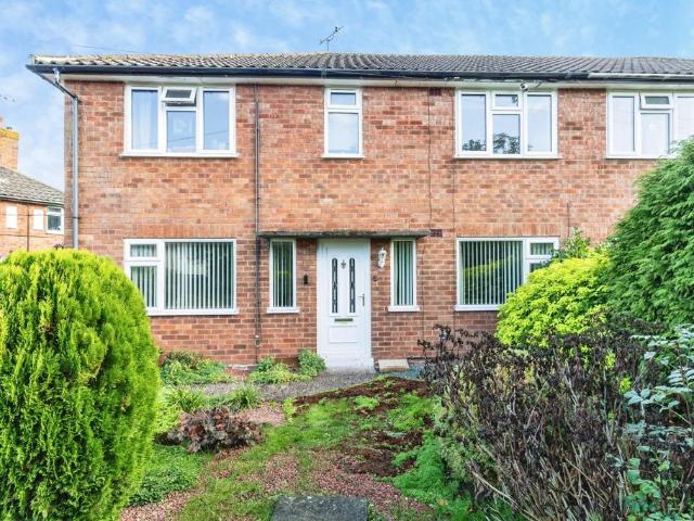 2 bedroom maisonette for sale