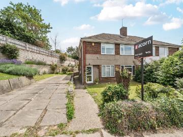 2 bedroom maisonette for sale