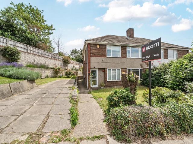 2 bedroom maisonette for sale