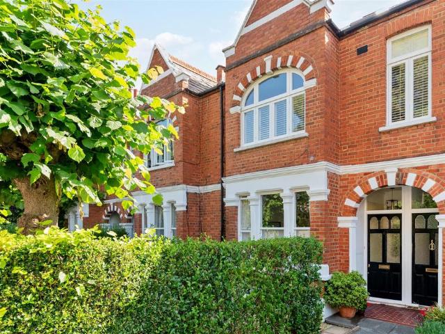 2 bedroom maisonette for sale