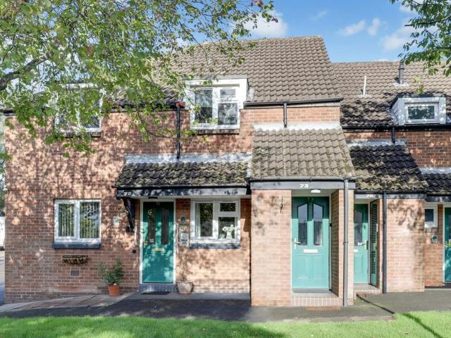 2 bedroom maisonette for sale