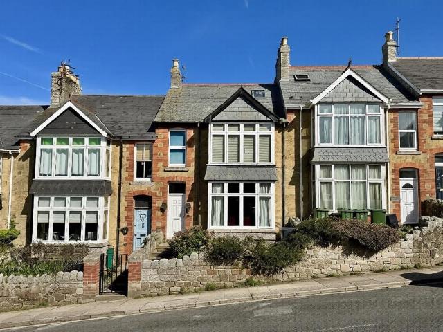 2 bedroom maisonette for sale