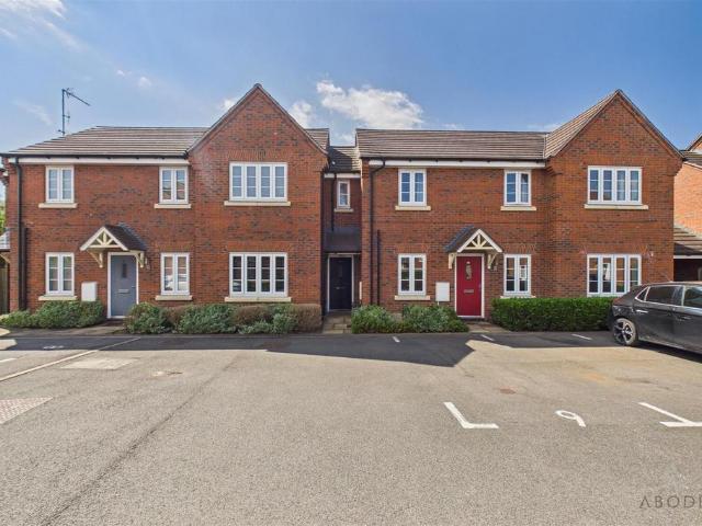 2 bedroom maisonette for sale