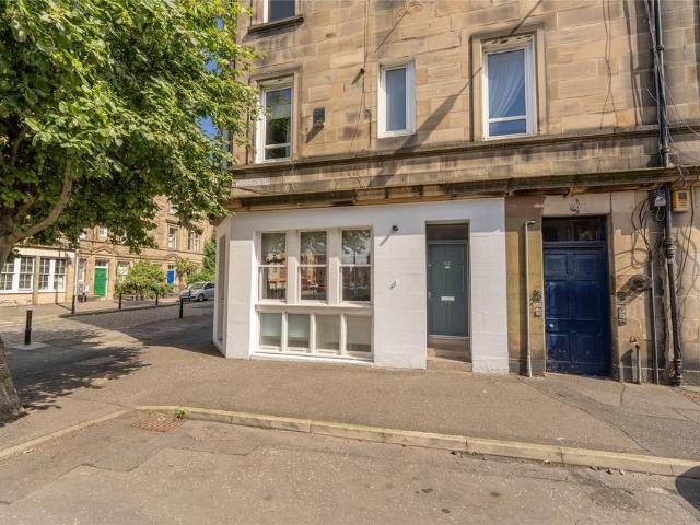 2 bedroom maisonette for sale
