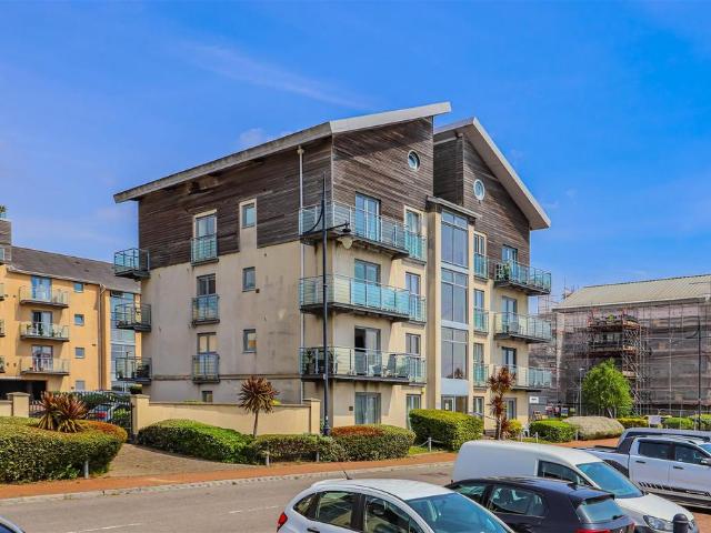 2 bedroom maisonette for sale
