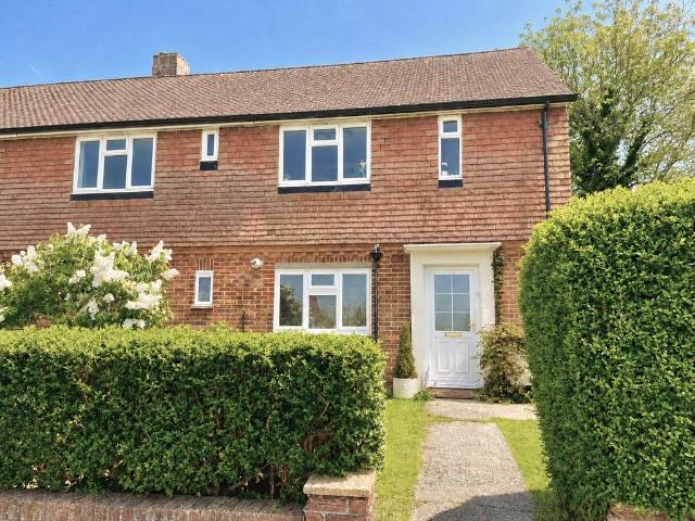 2 bedroom maisonette for sale