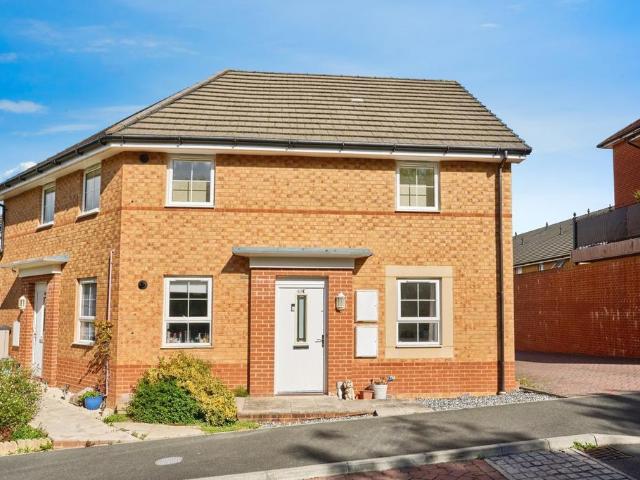 2 bedroom maisonette for sale