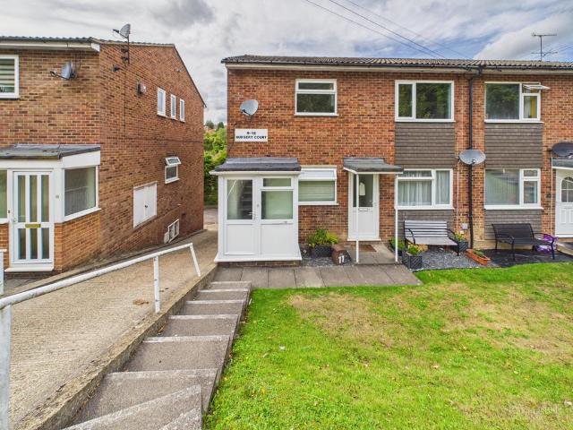 2 bedroom maisonette for sale