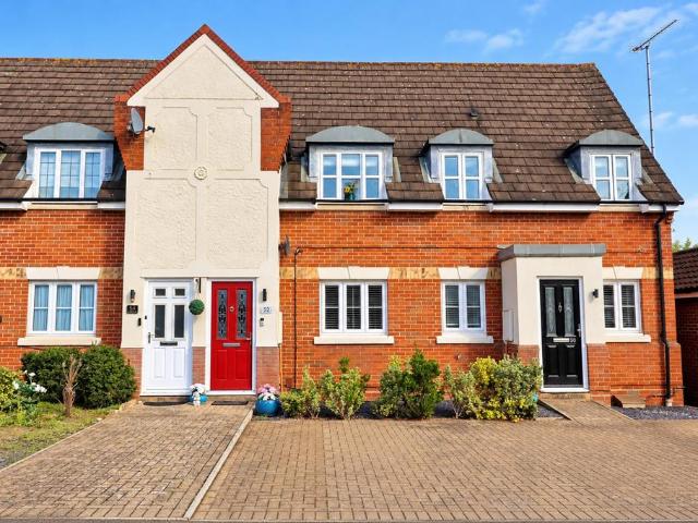2 bedroom maisonette for sale