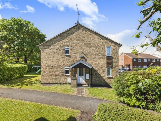 2 bedroom maisonette for sale