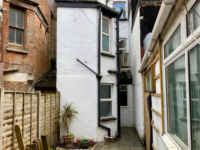 2 bedroom maisonette for sale