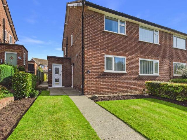 2 bedroom maisonette for sale