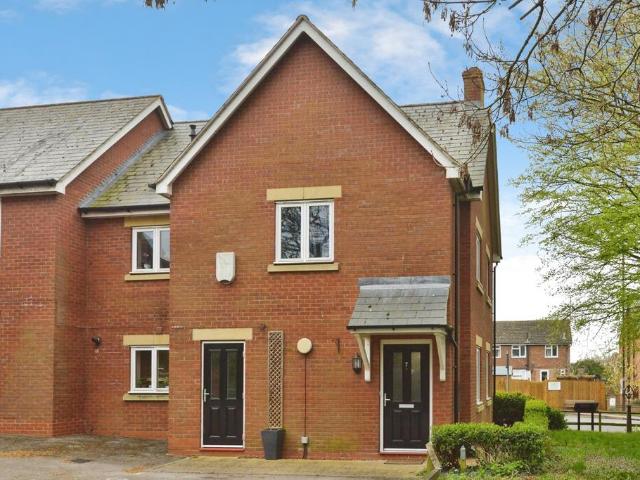 2 bedroom maisonette for sale