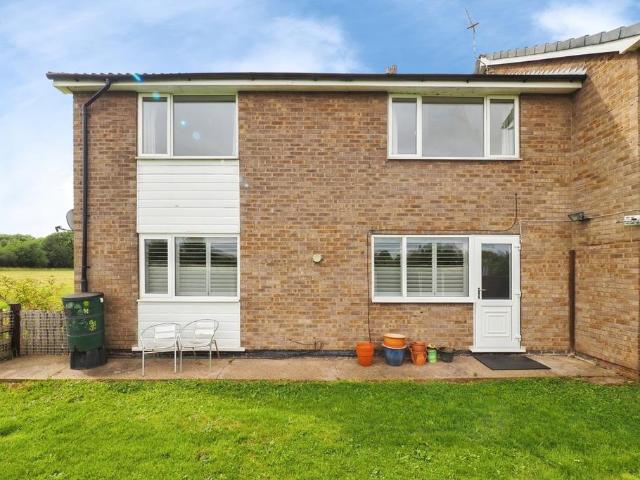 2 bedroom maisonette for sale