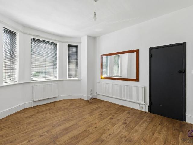 2 bedroom maisonette for sale
