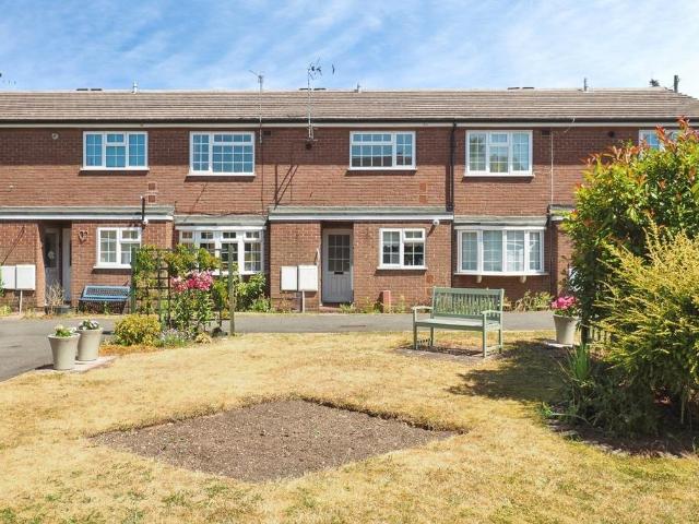 2 bedroom maisonette for sale