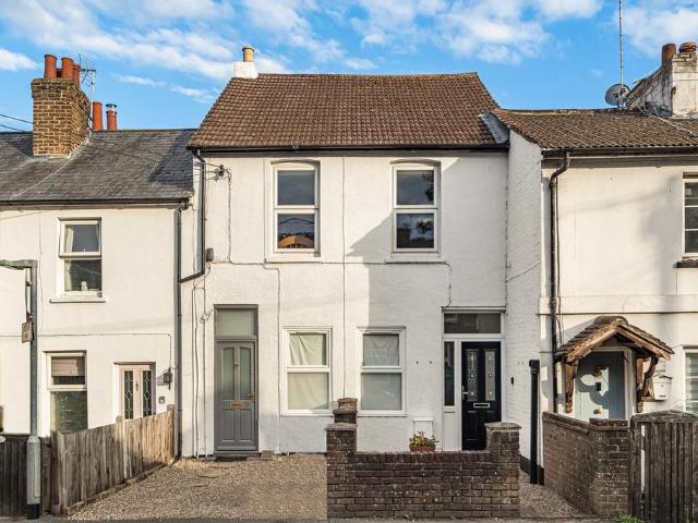 2 bedroom maisonette for sale