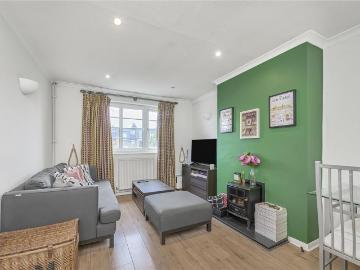 2 bedroom maisonette for sale