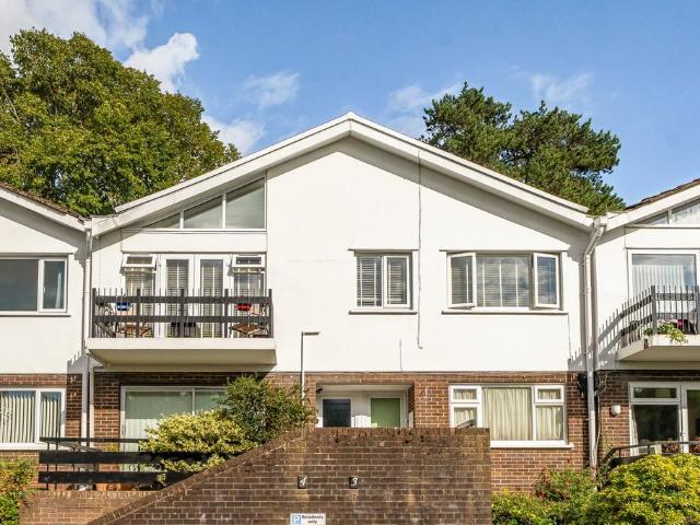 2 bedroom maisonette for sale
