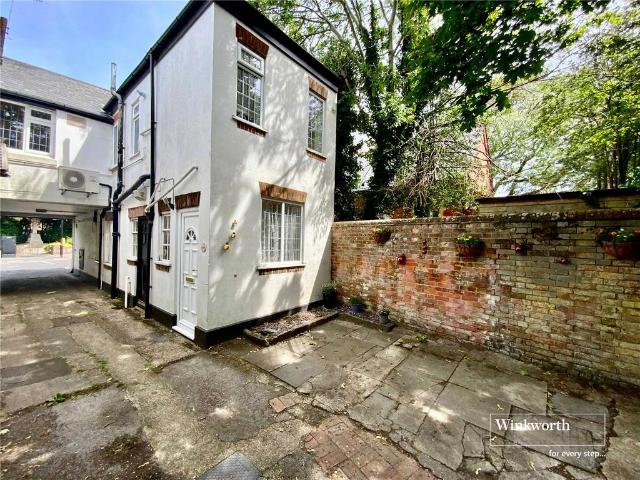 2 bedroom maisonette for sale