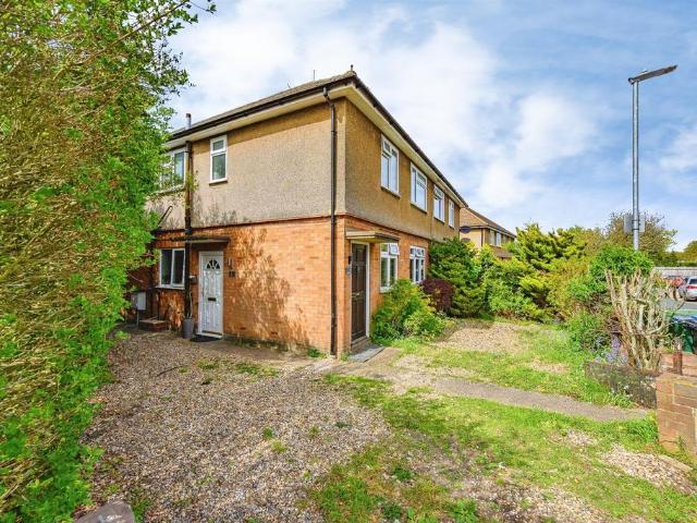 2 bedroom maisonette for sale