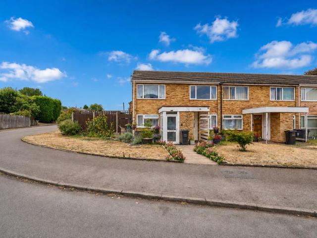 2 bedroom maisonette for sale