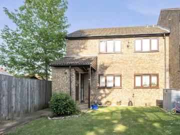 2 bedroom maisonette for sale