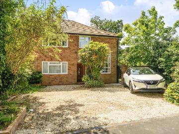 2 bedroom maisonette for sale