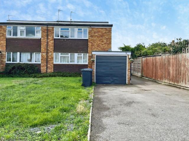 2 bedroom maisonette for sale