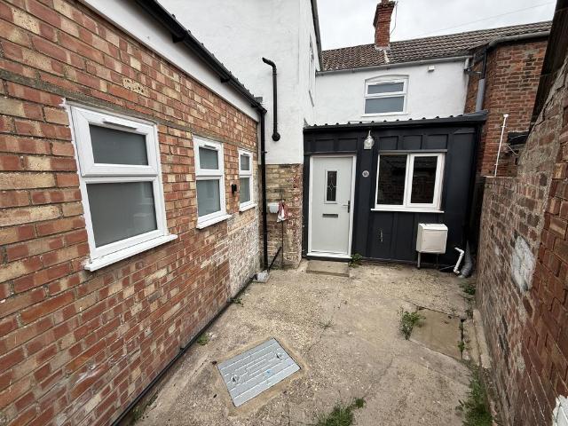 2 bedroom maisonette for sale