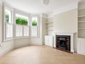 2 bedroom maisonette for sale