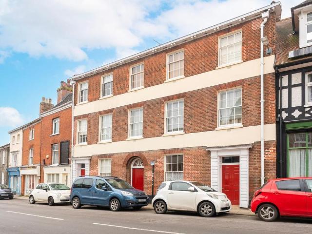 2 bedroom maisonette for sale