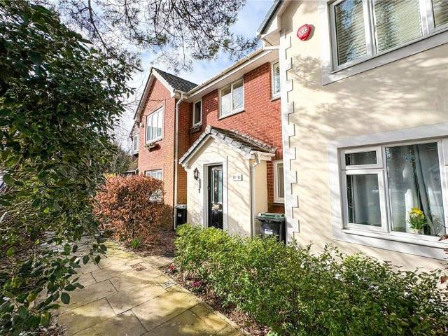 2 bedroom maisonette for sale