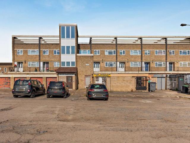 2 bedroom maisonette for sale