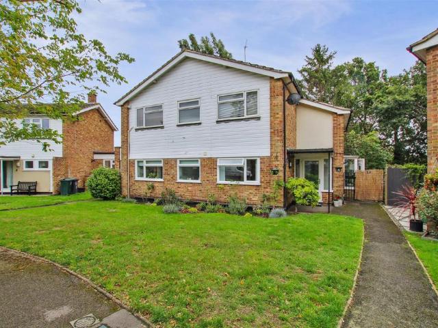 2 bedroom maisonette for sale