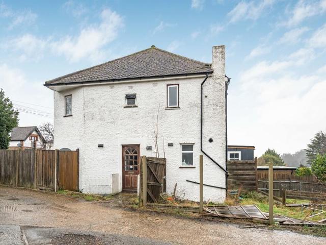2 bedroom maisonette for sale