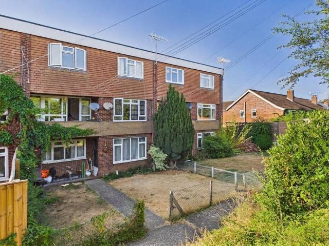 2 bedroom maisonette for sale
