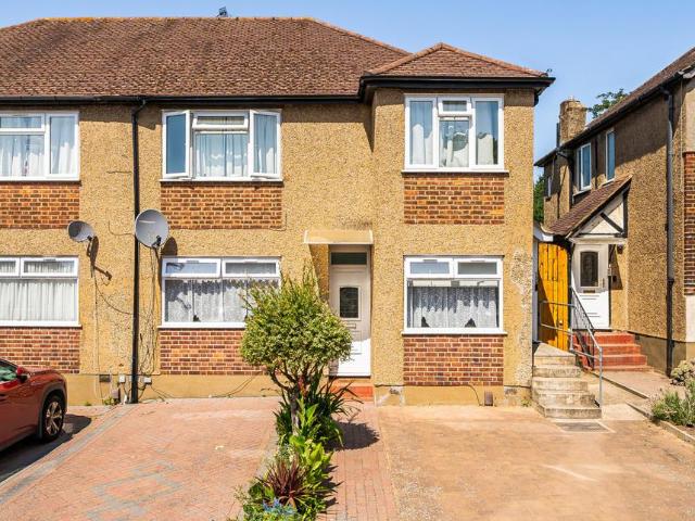 2 bedroom maisonette for sale