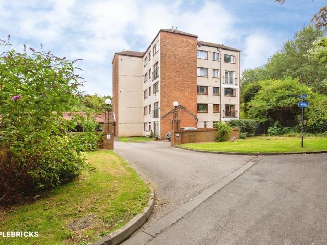 2 bedroom maisonette for sale