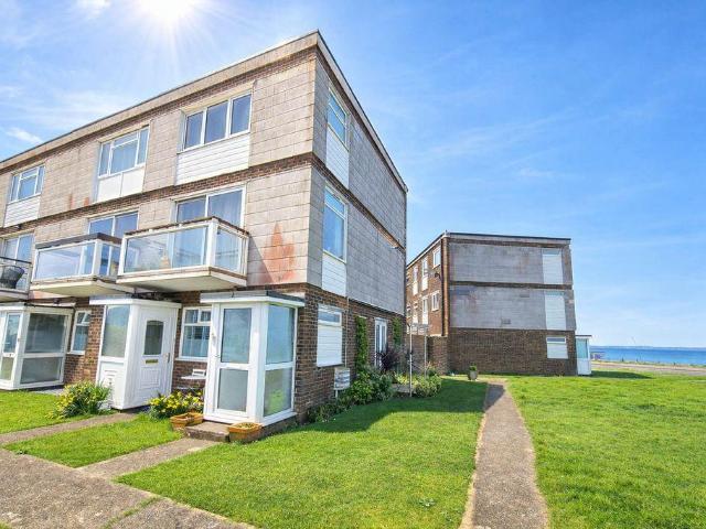 2 bedroom maisonette for sale