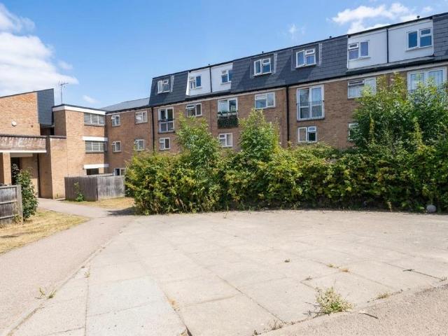 2 bedroom maisonette for sale