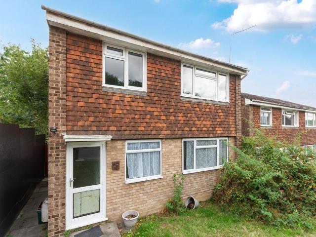 2 bedroom maisonette for sale