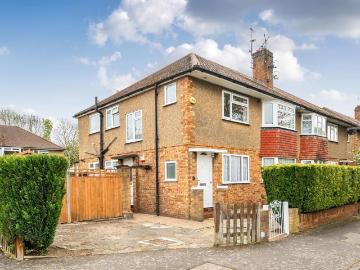 2 bedroom maisonette for sale