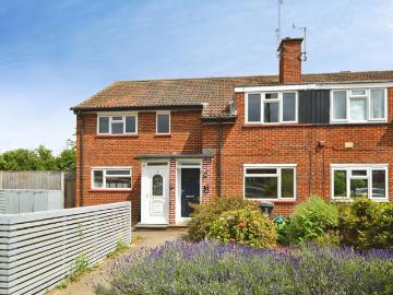 2 bedroom maisonette for sale
