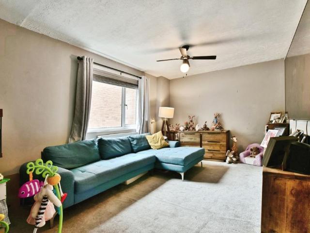 2 bedroom maisonette for sale