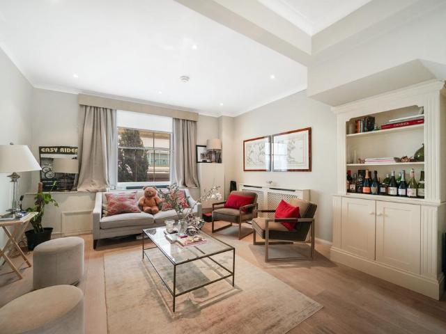 2 bedroom maisonette for sale