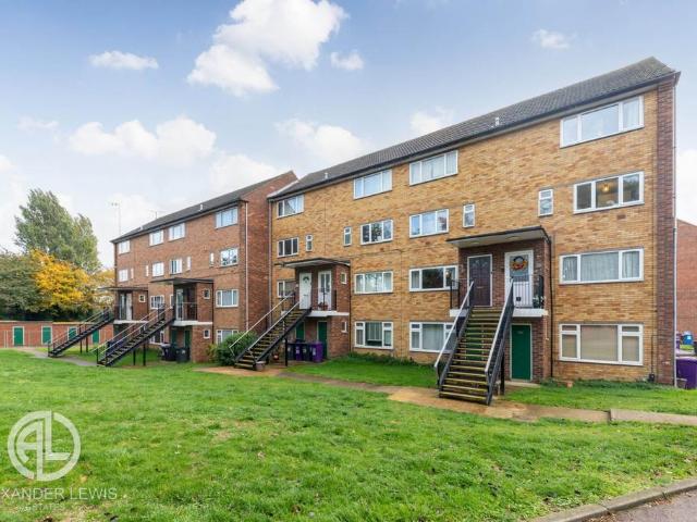2 bedroom maisonette for sale